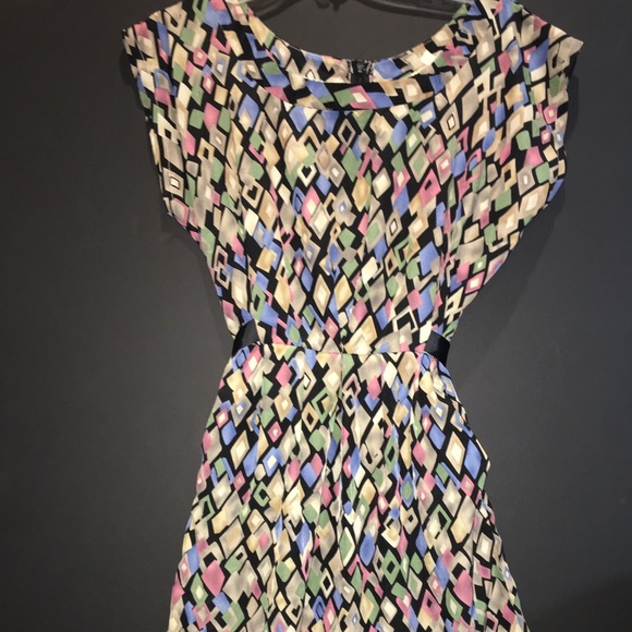 Cotton Candy Dresses & Skirts - Pretty Geometric Print Dress